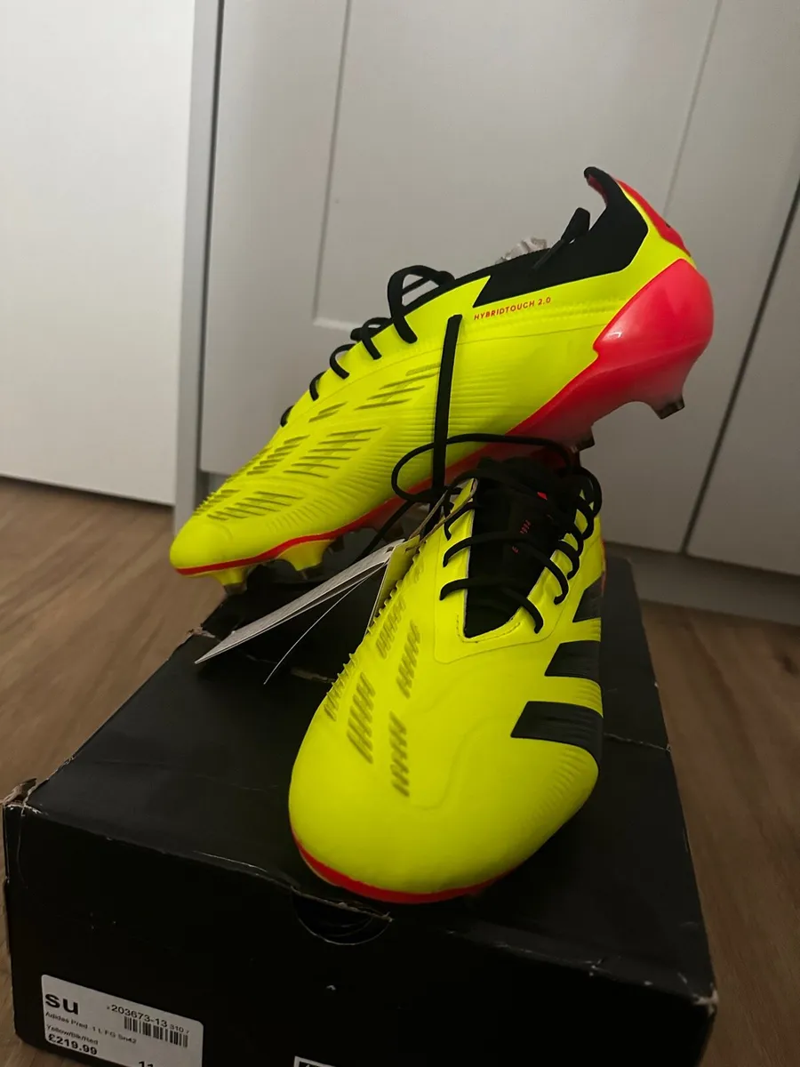Adidas Predator Size UK 11 - Image 2