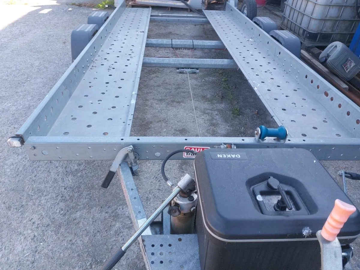 Car transporter - Image 1
