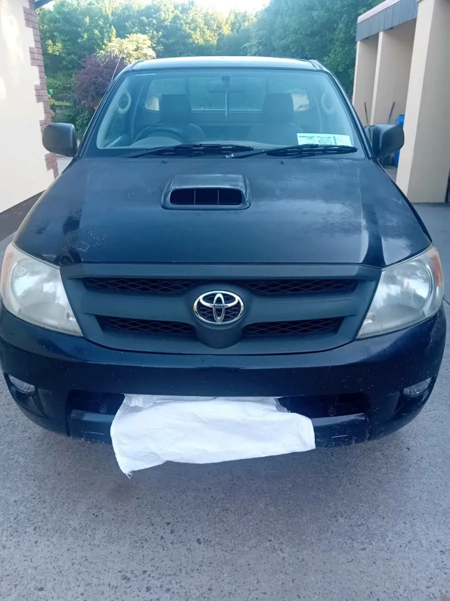Toyota hilux - Image 2