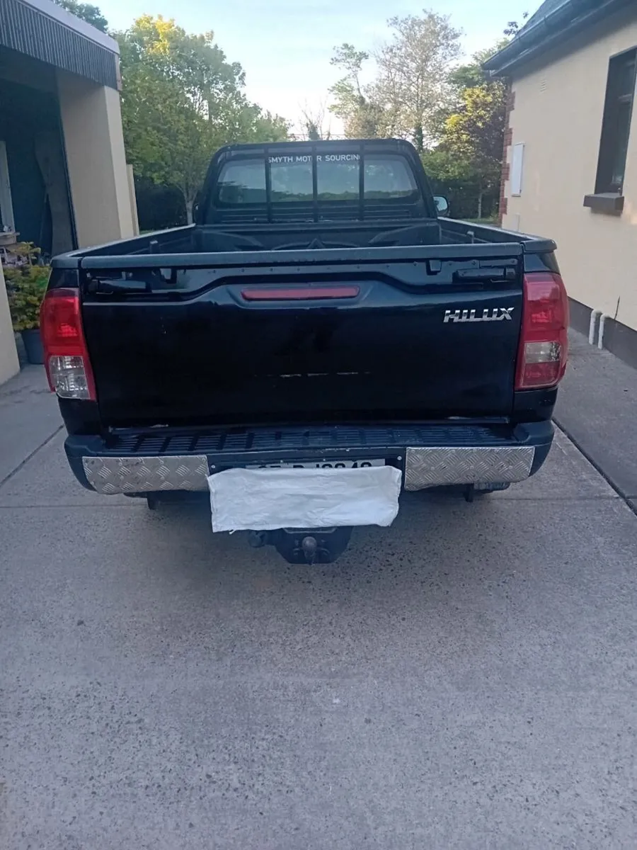 Toyota hilux - Image 3