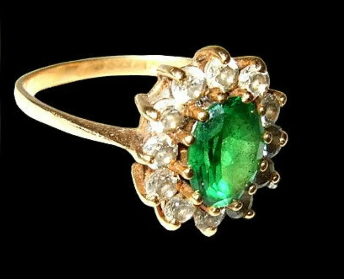 Vintage Hallmarked 14ct Gold Cluster - Image 2