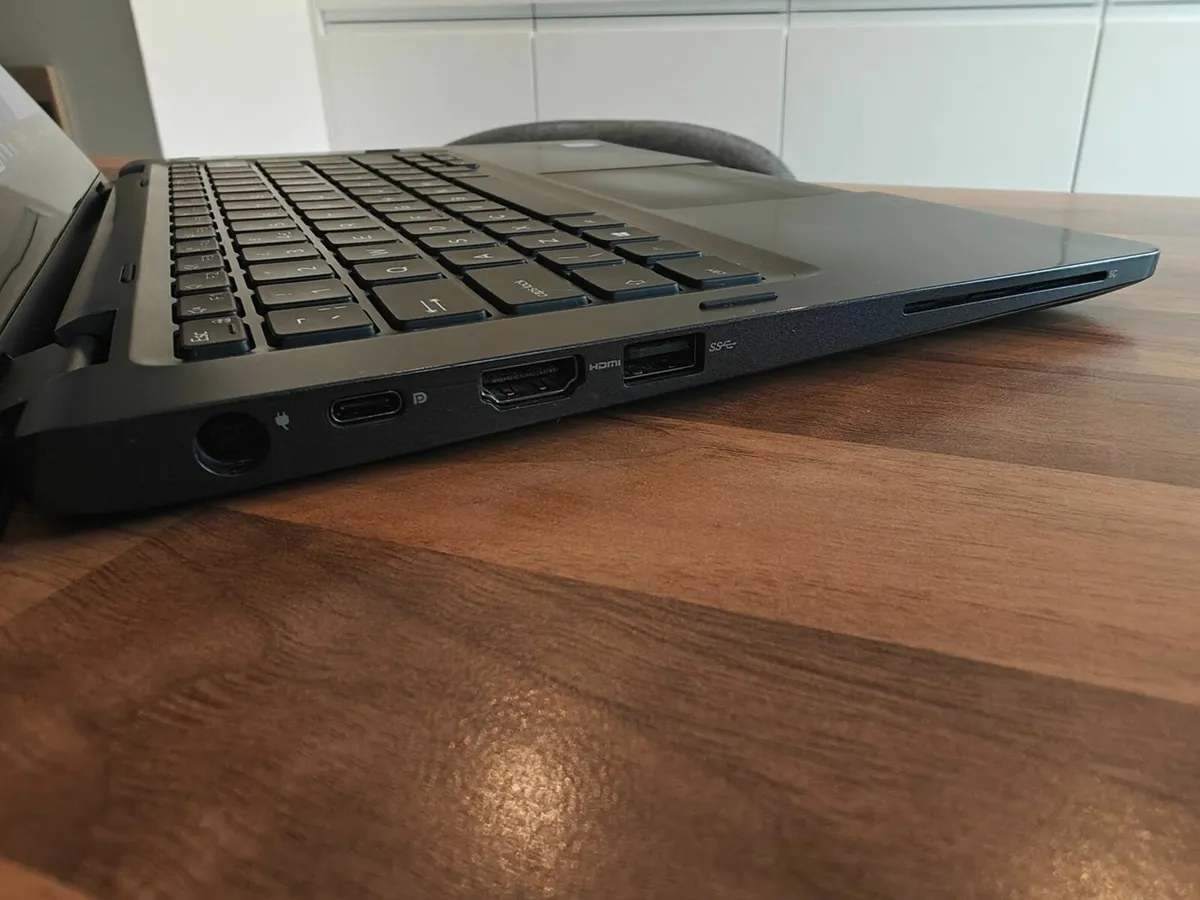 Dell Latitude 5300 2in1 | i5 | 16GB | 512GB | 13" - Image 3