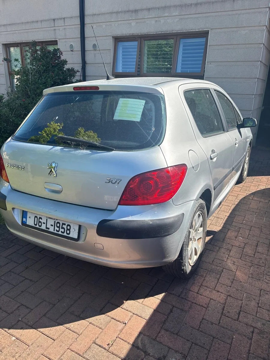 Car - Image 2