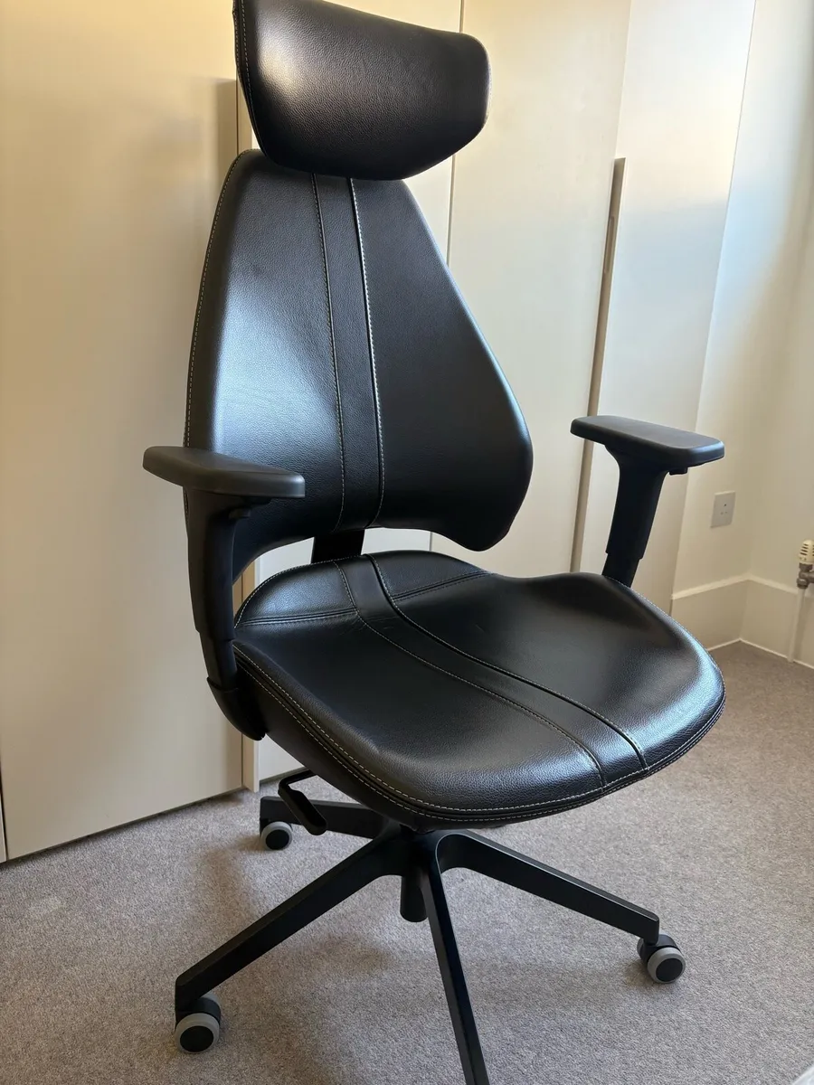 Office chair (ergonomic high back) - Image 2