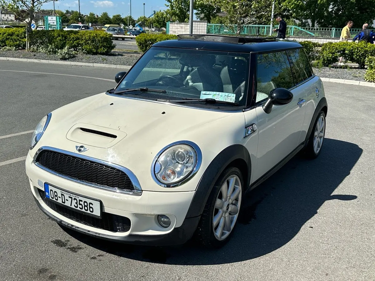 08 Automatic Mini Cooper S Model nctd low mile - Image 4