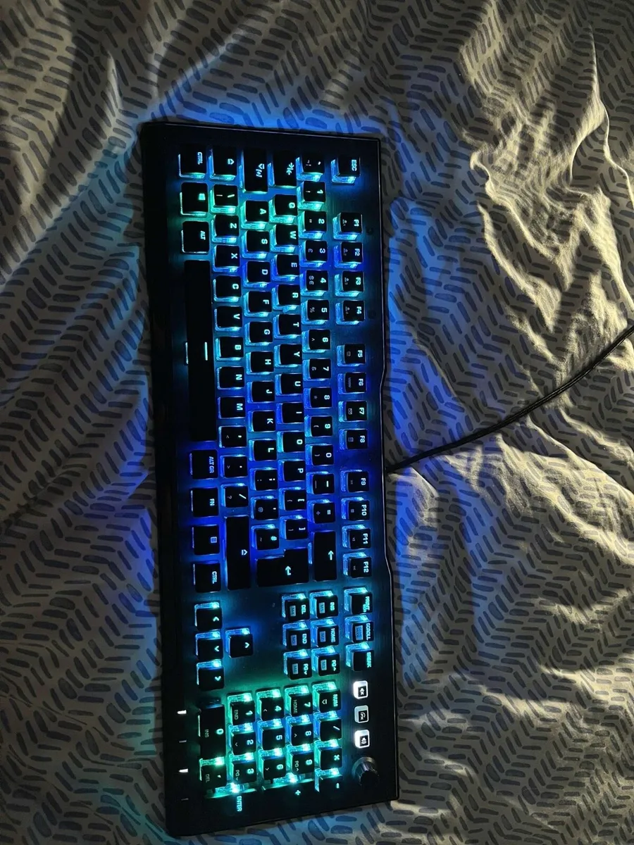 Roccat Vulcan AIMO keyboard - Image 1