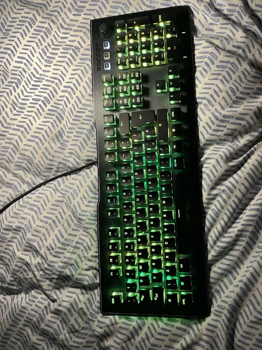 Roccat Vulcan AIMO keyboard - Image 2