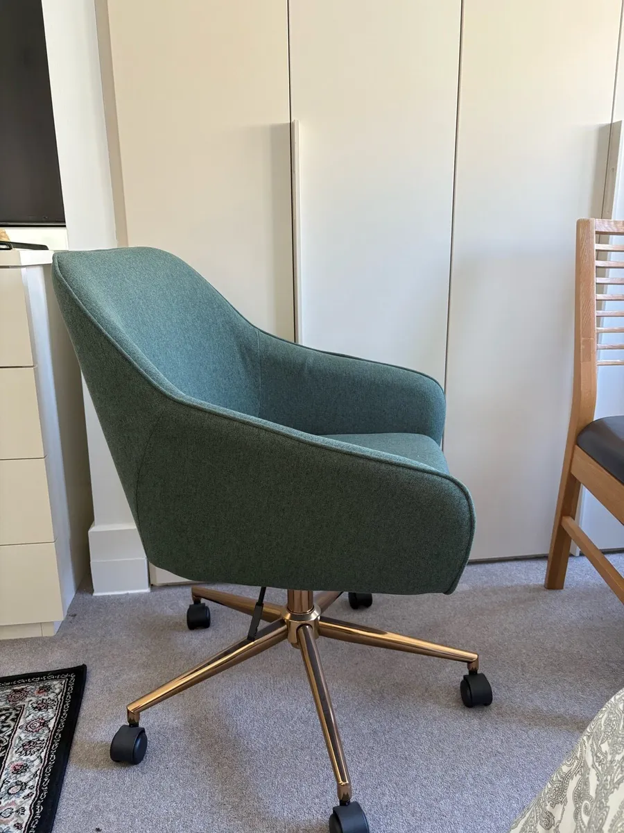 Office chair - Image 1