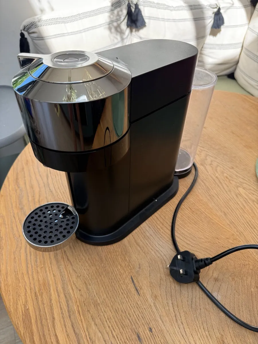 Nespresso vertuo coffee machine - Image 4