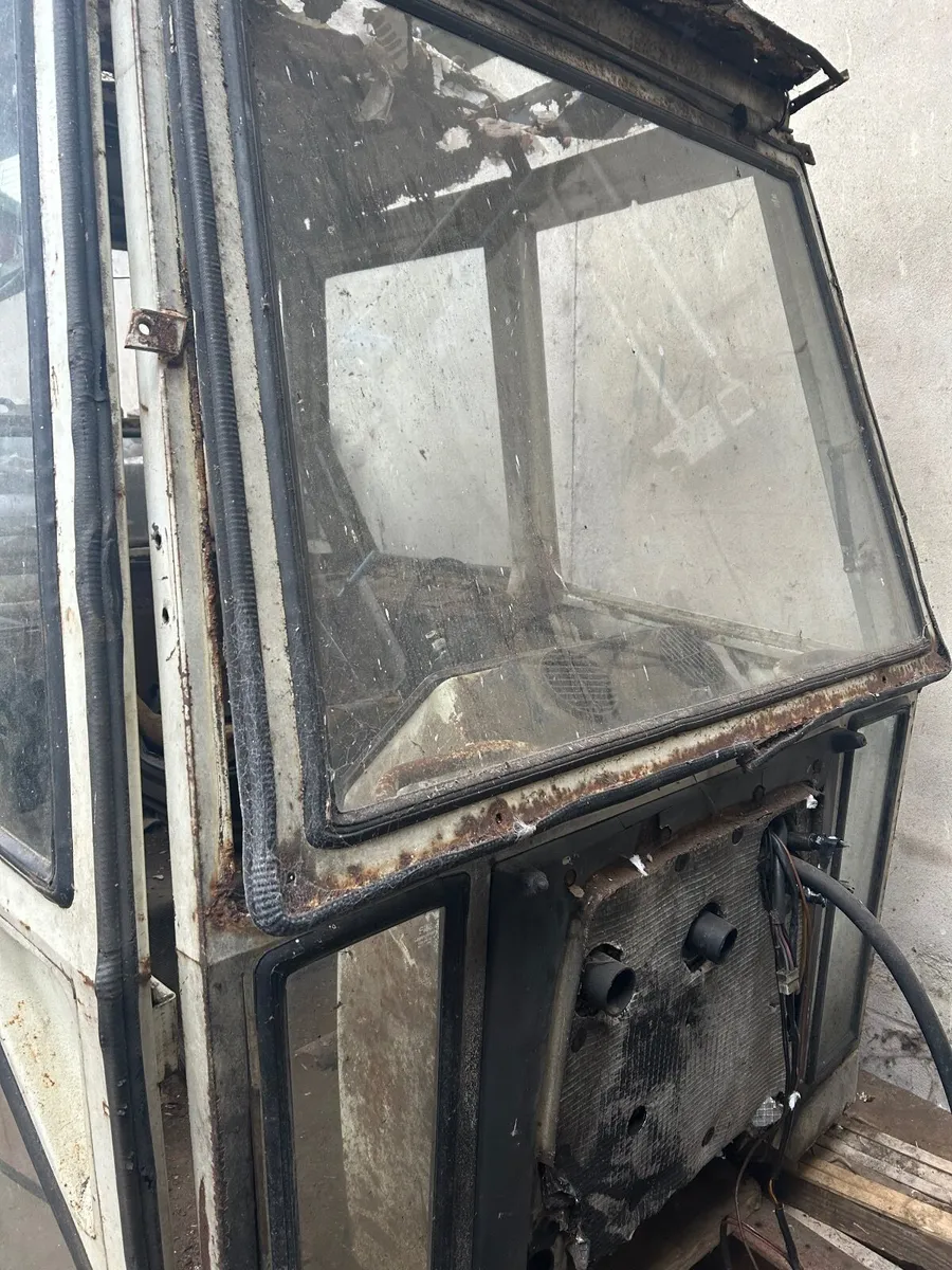 Lamborghini cab - Image 2