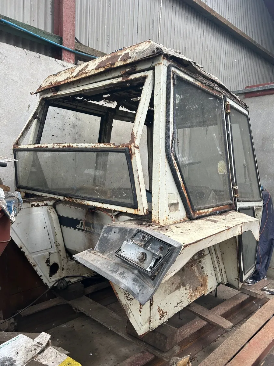 Lamborghini cab - Image 3
