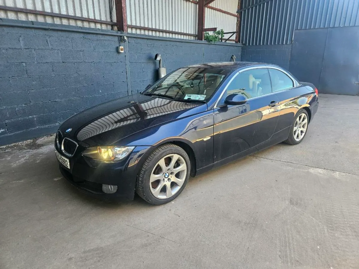 Bmw 330d manual convertible - Image 2