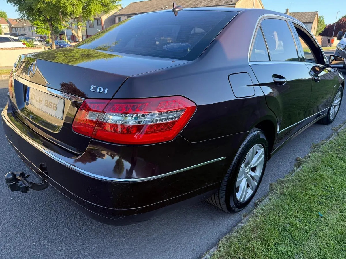 2010 Mercedes-Benz E-Class E250 Automatic - Image 2