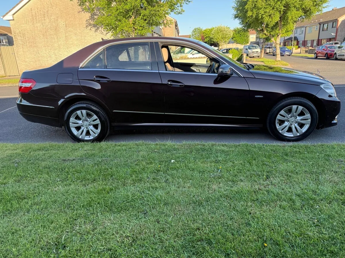 2010 Mercedes-Benz E-Class E250 Automatic - Image 3