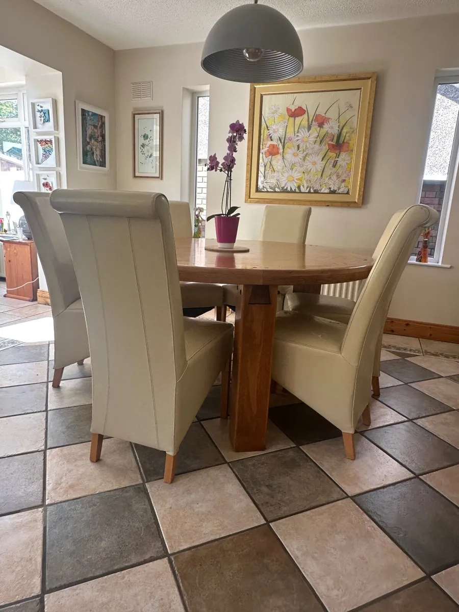 Solid Pine Dining/Kitchen table + 6 Chairs - Image 1