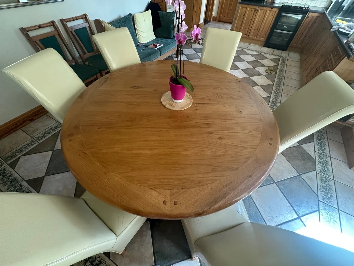 Solid Pine Dining/Kitchen table + 6 Chairs - Image 4