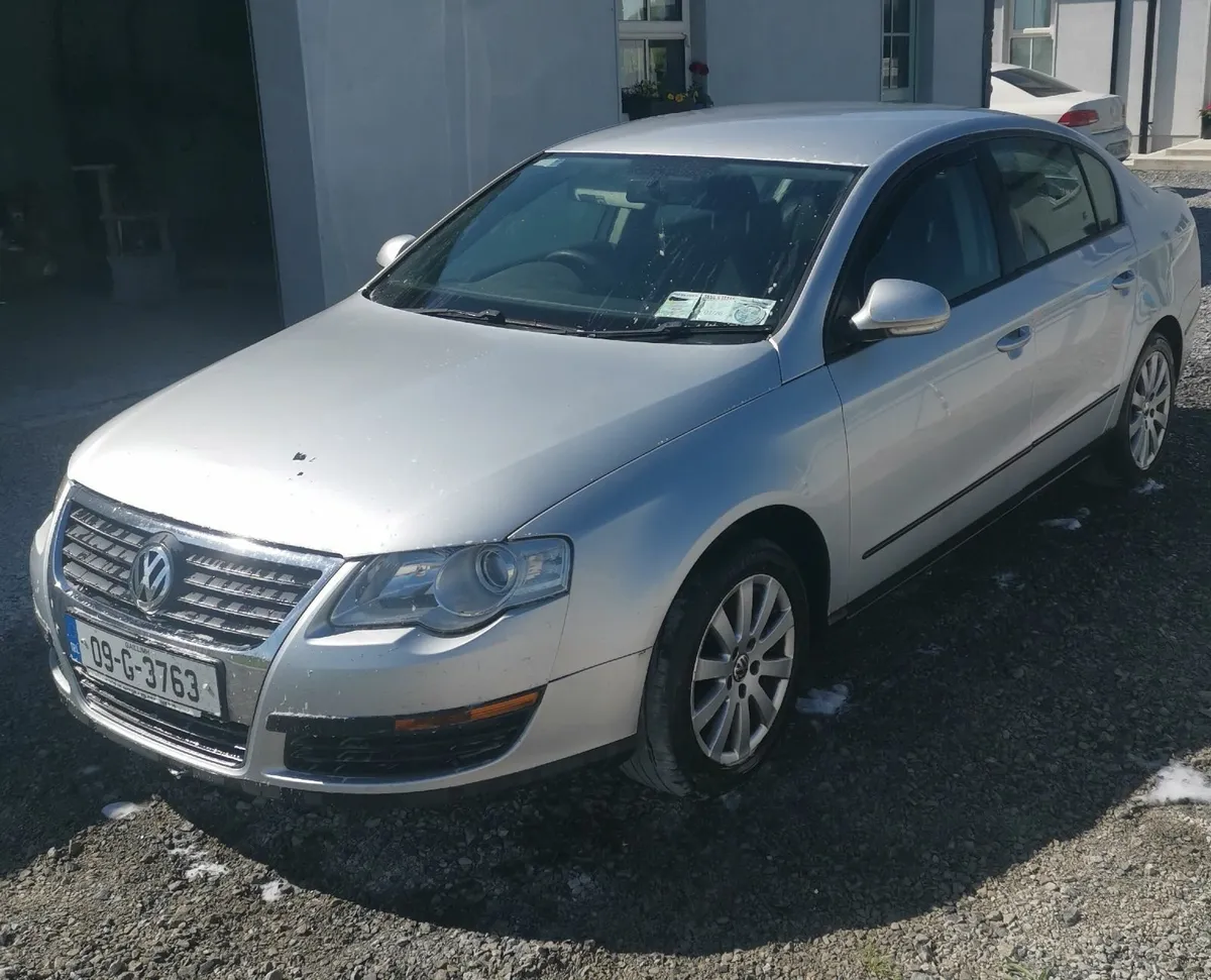 Volkswagen Passat 2009 - Image 1