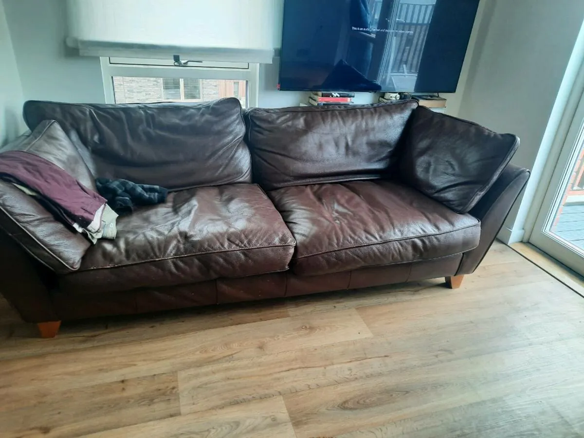 Leather couch - Image 3