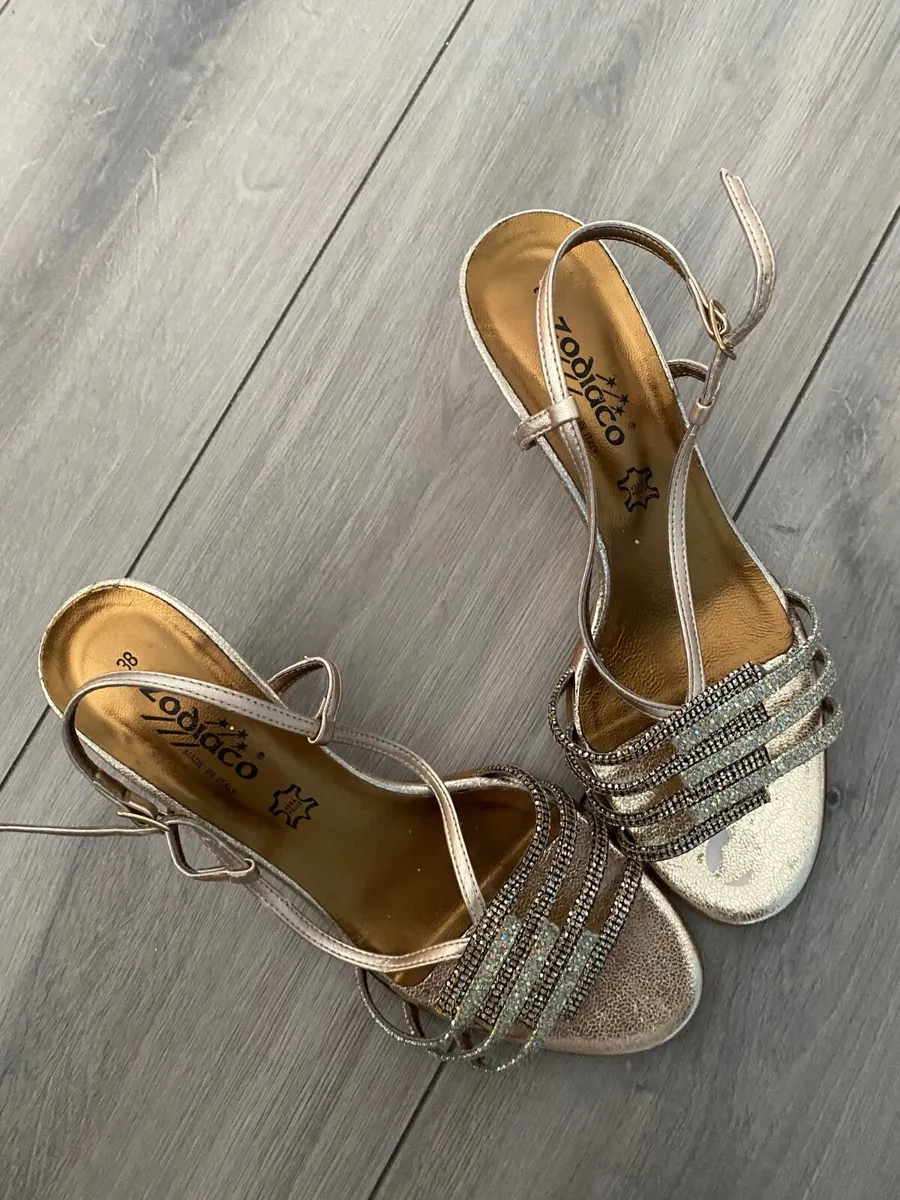Heals woman - Image 2