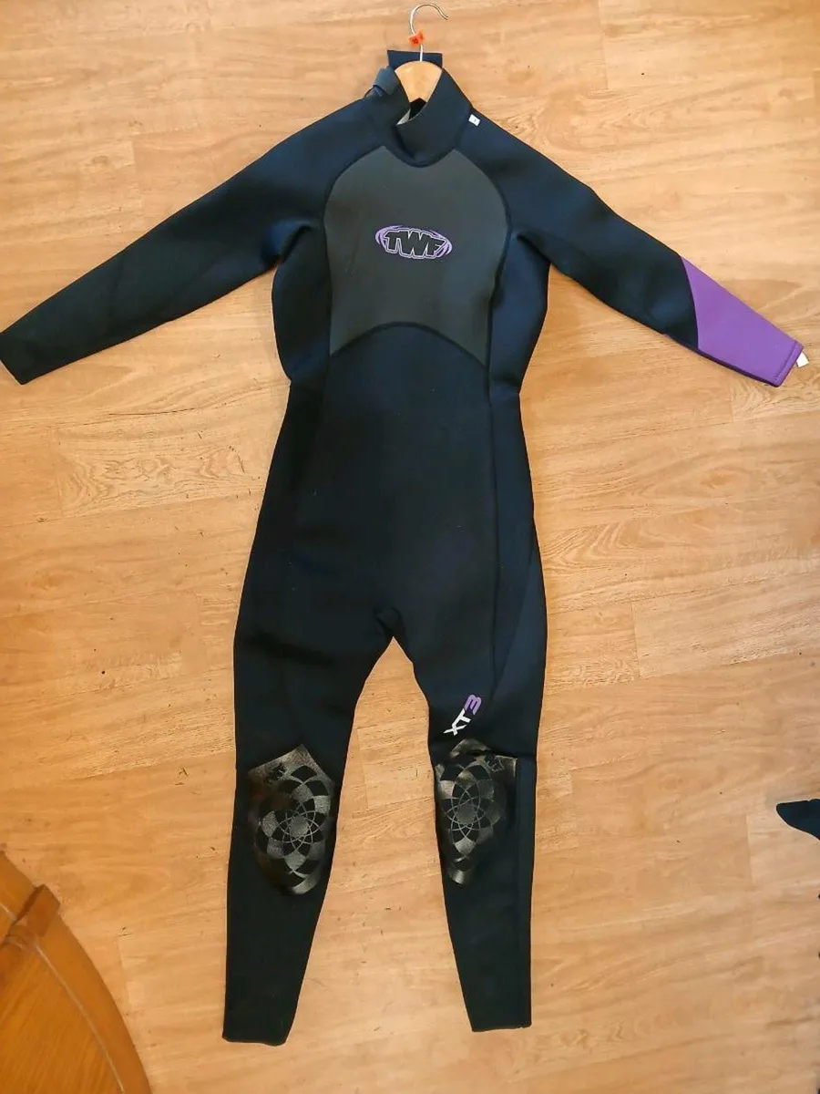 SALE: New unused Ladies wetsuit, size 10 - Image 1