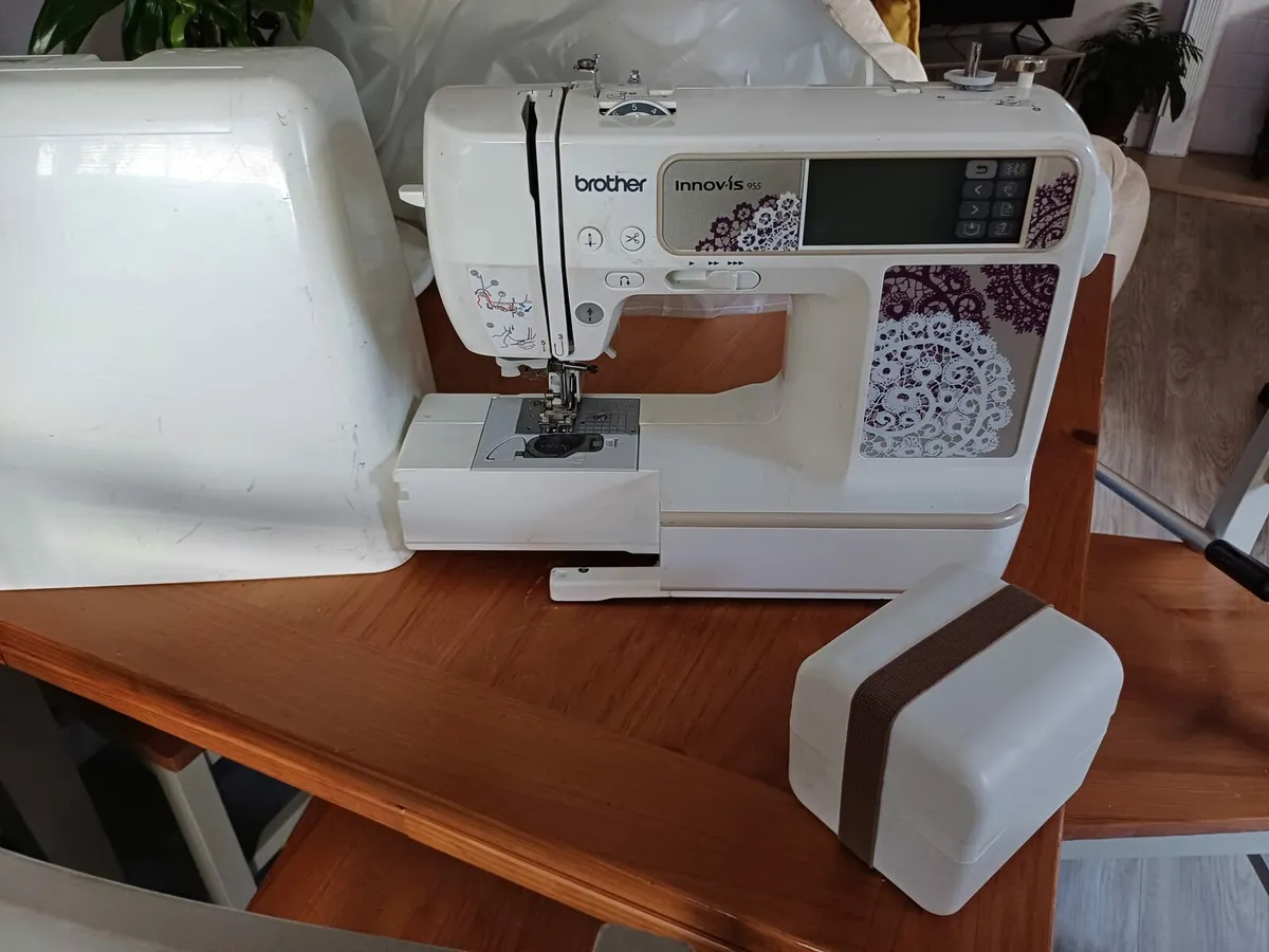 Sewing Machine - Image 3