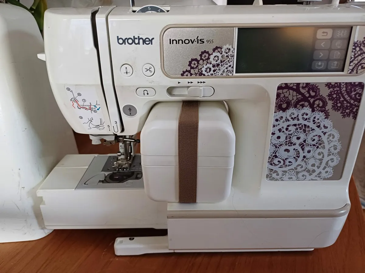Sewing Machine - Image 4