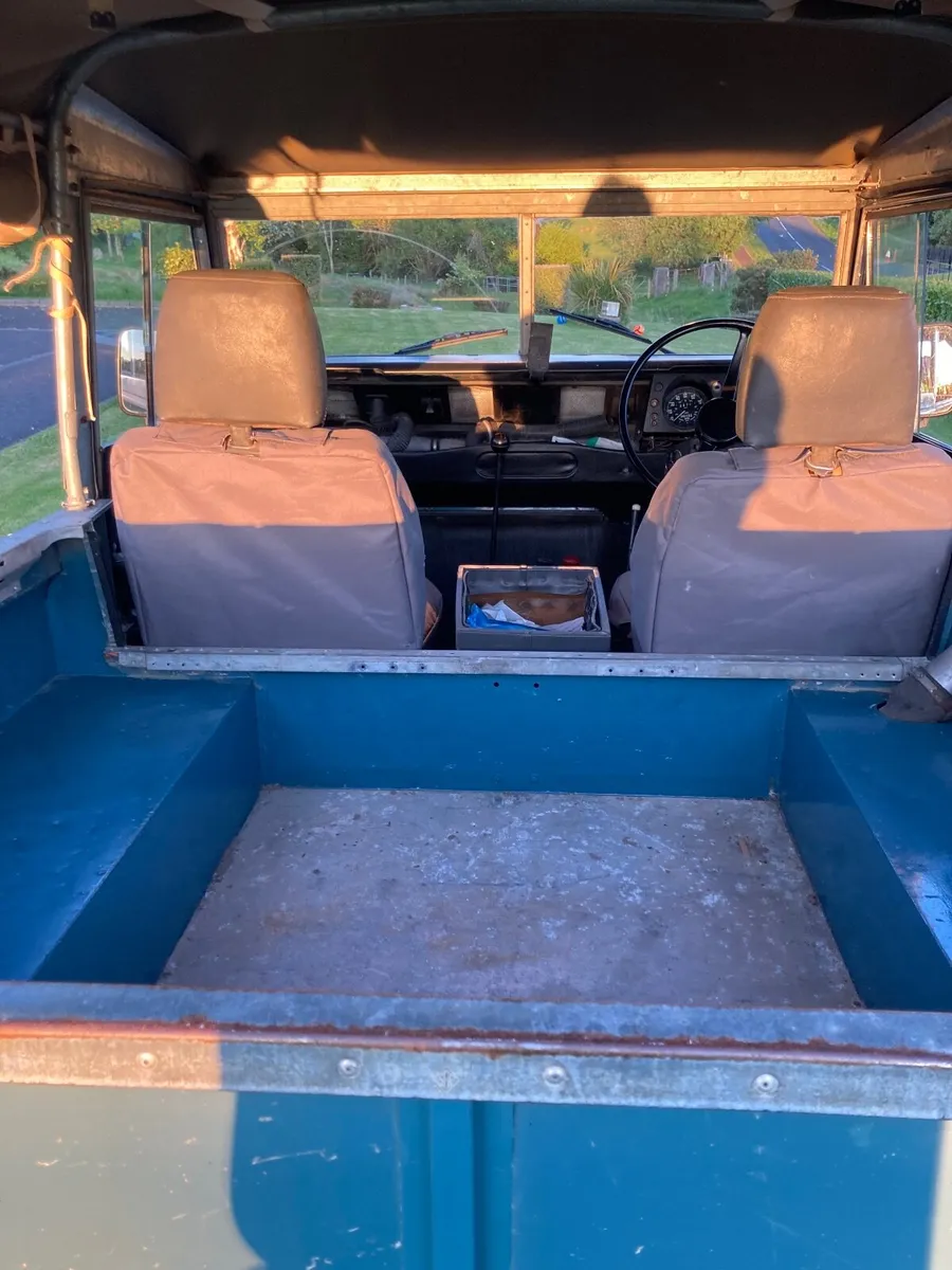Land Rover Defender 1976 - Image 1