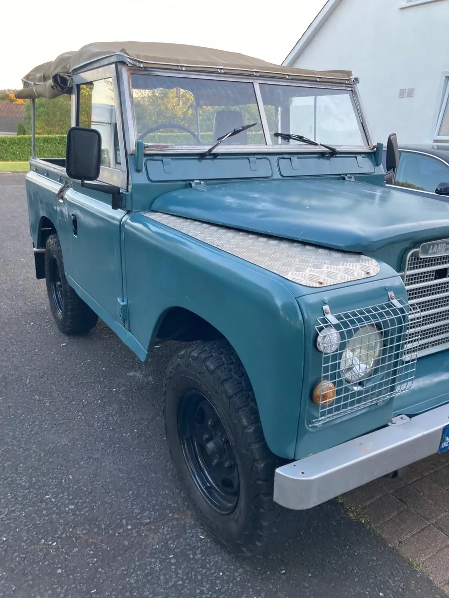 Land Rover Defender 1976 - Image 2