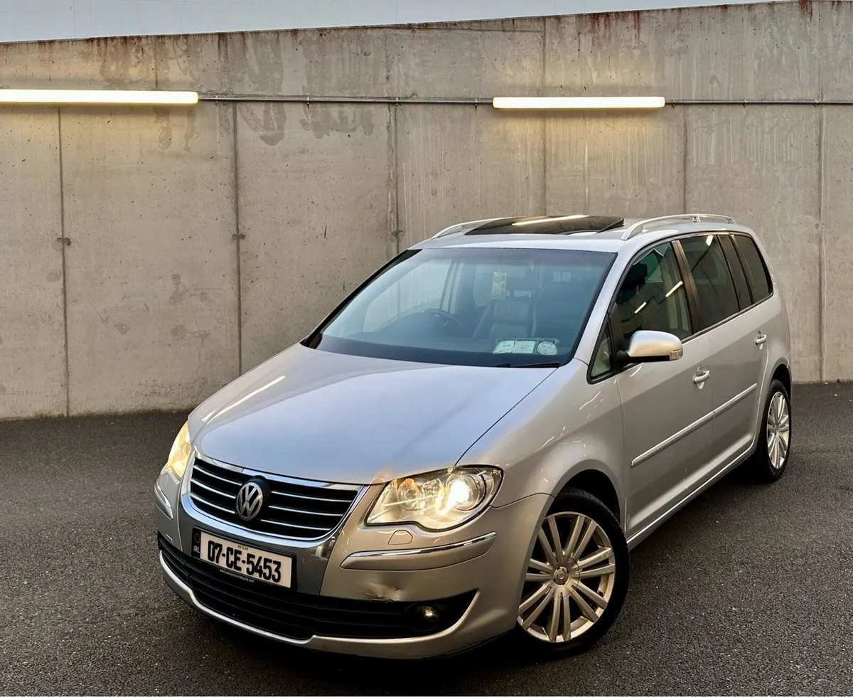 Automatic Volkswagen Touran 1.9 TDi Highline DSG - Image 2