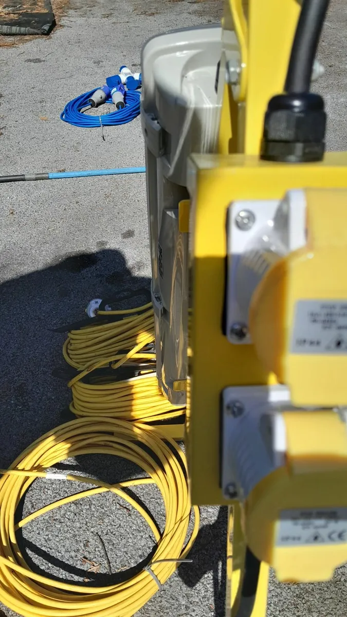 110v  16A + 230v/16A cables for sale - Image 2
