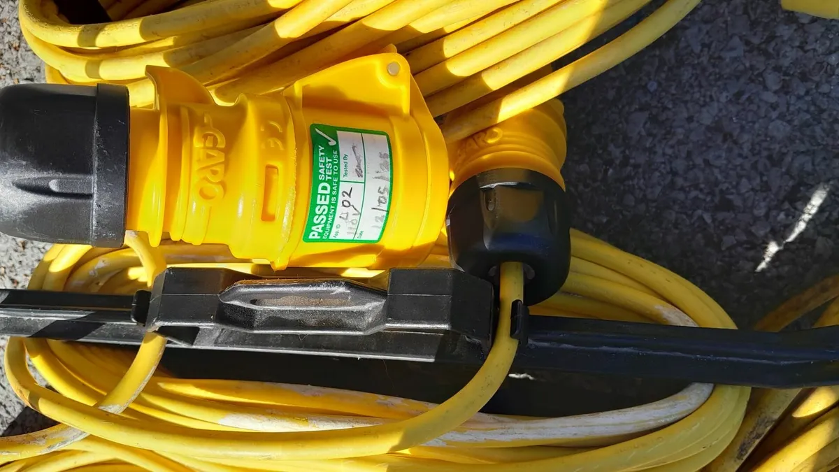 110v  16A + 230v/16A cables for sale - Image 3