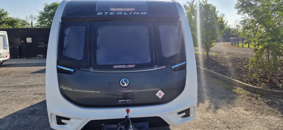 Swift Sterling Eccles Fixed Bed Caravan - Image 2