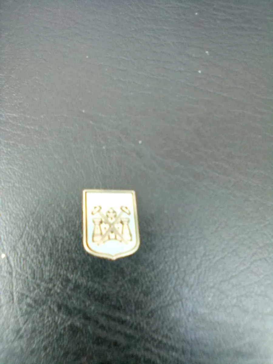 WEST HAM  CAP . BADGE . AND. CREST. PATCH - Image 3
