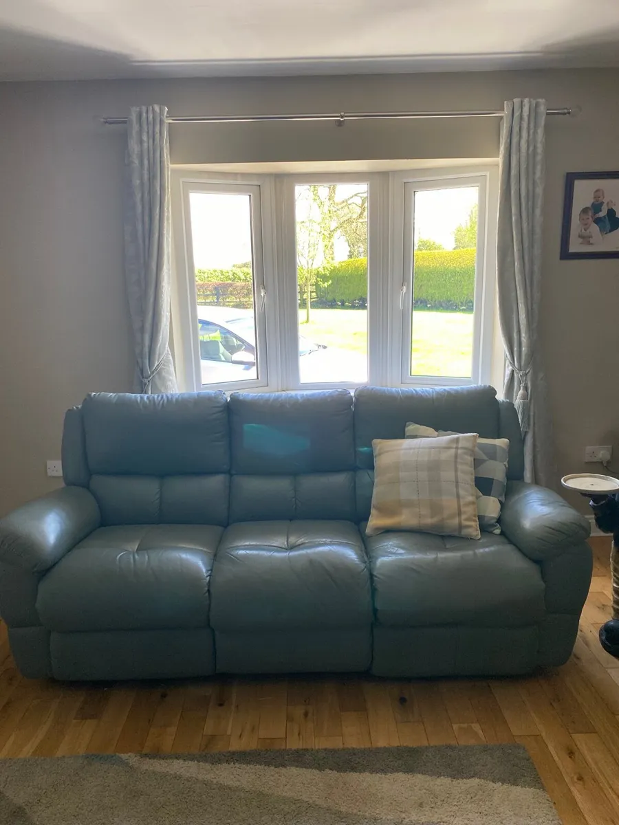 Couches - Image 2