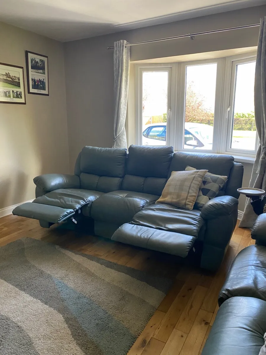 Couches - Image 3