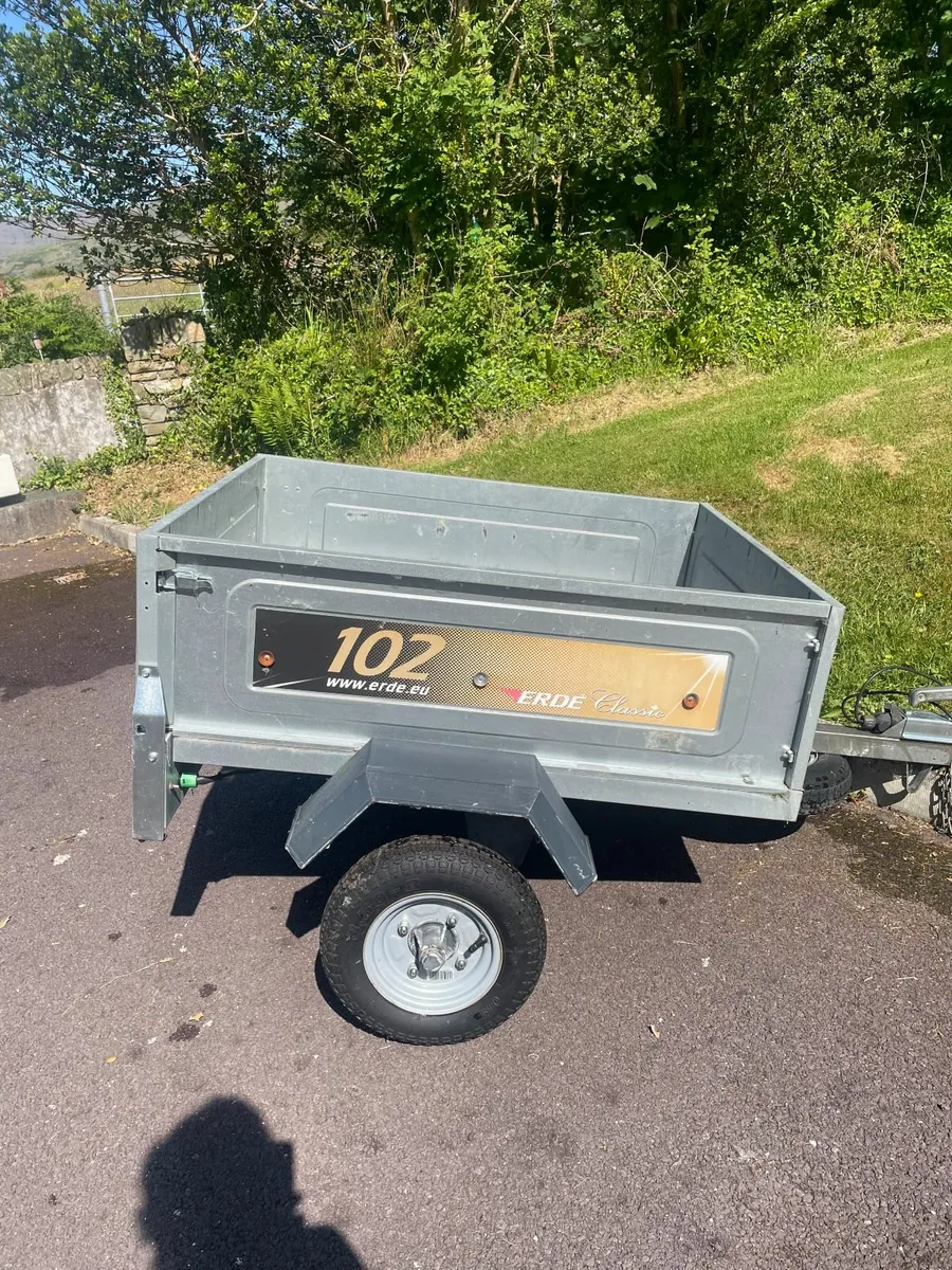 Erde 102 Trailer with cover - Image 1