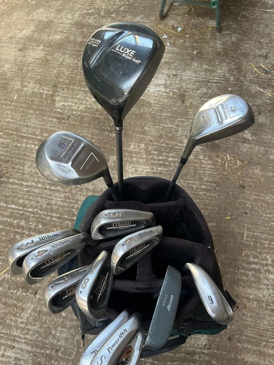 Golf clubs and bag - Image 1