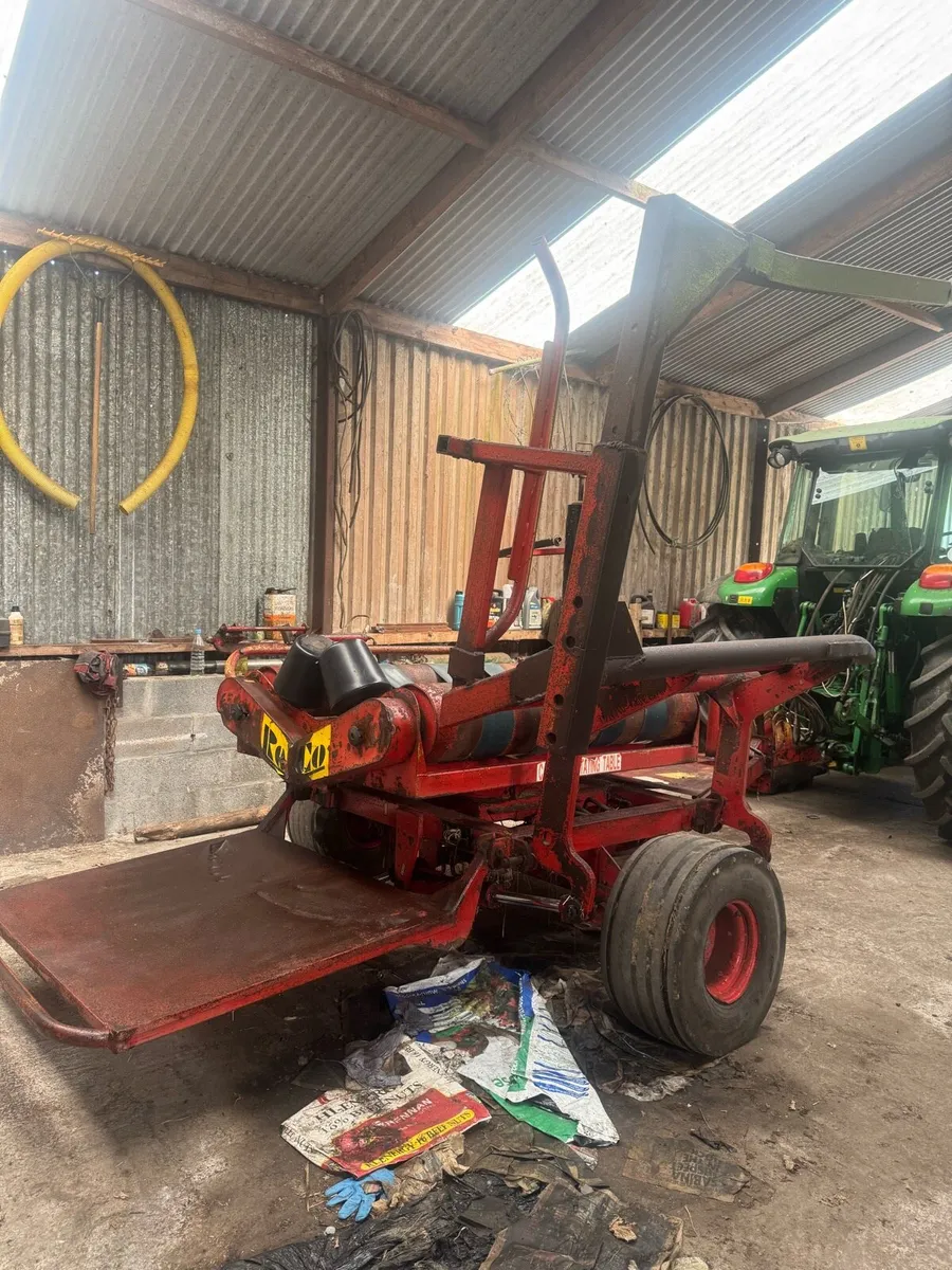 Roco Wrapper and Fleming bale stacker - Image 2