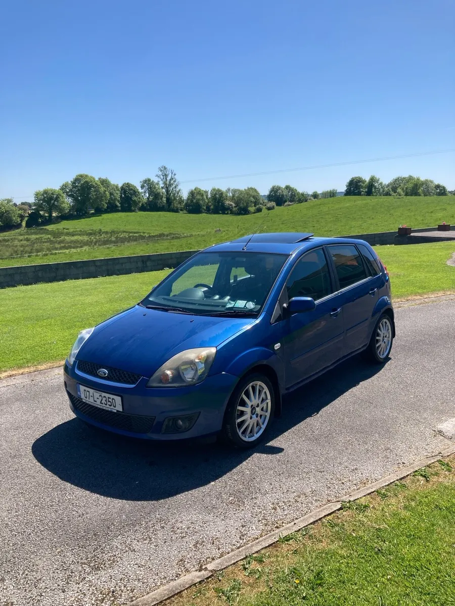 Ford fiesta - Image 2