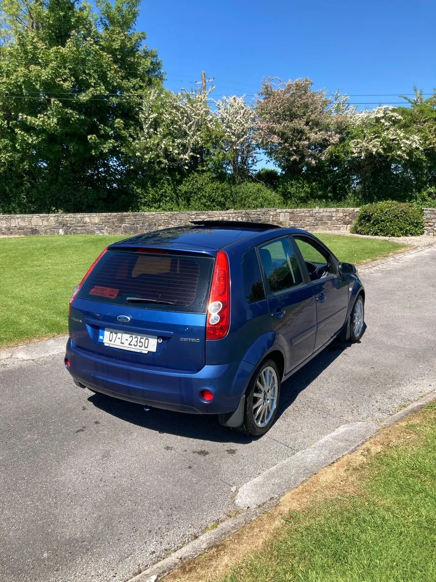 Ford fiesta - Image 4