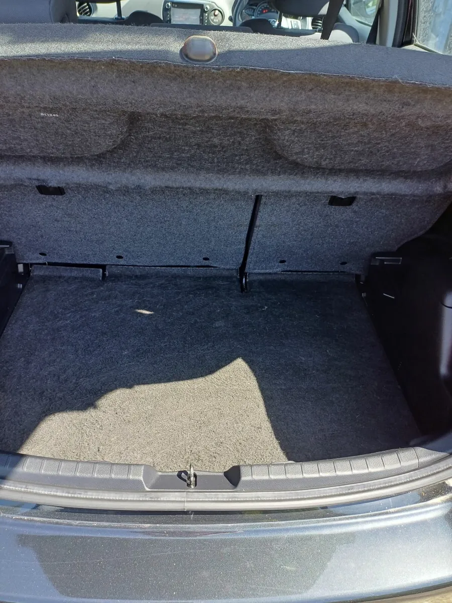 Toyota Yaris 2015 - Image 3