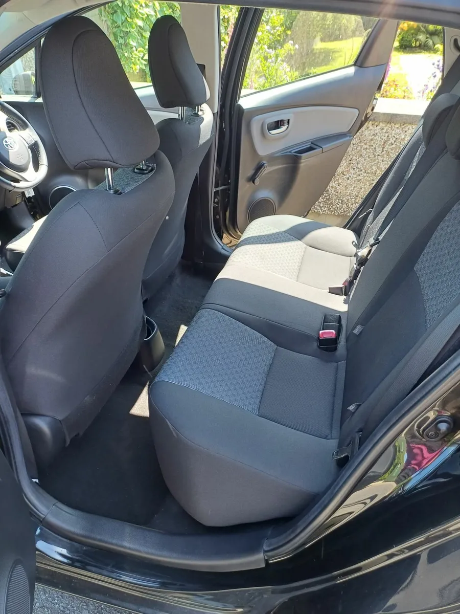 Toyota Yaris 2015 - Image 4