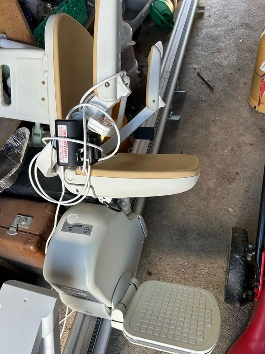 stairlift - Image 1