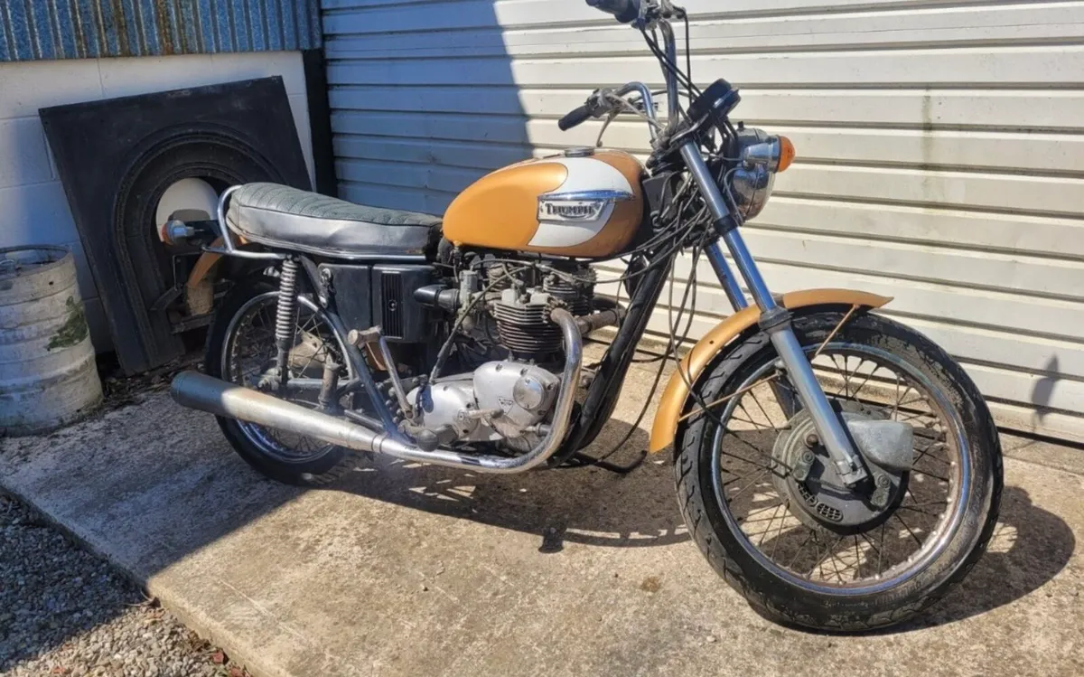 Vintage Motorbike - Image 1