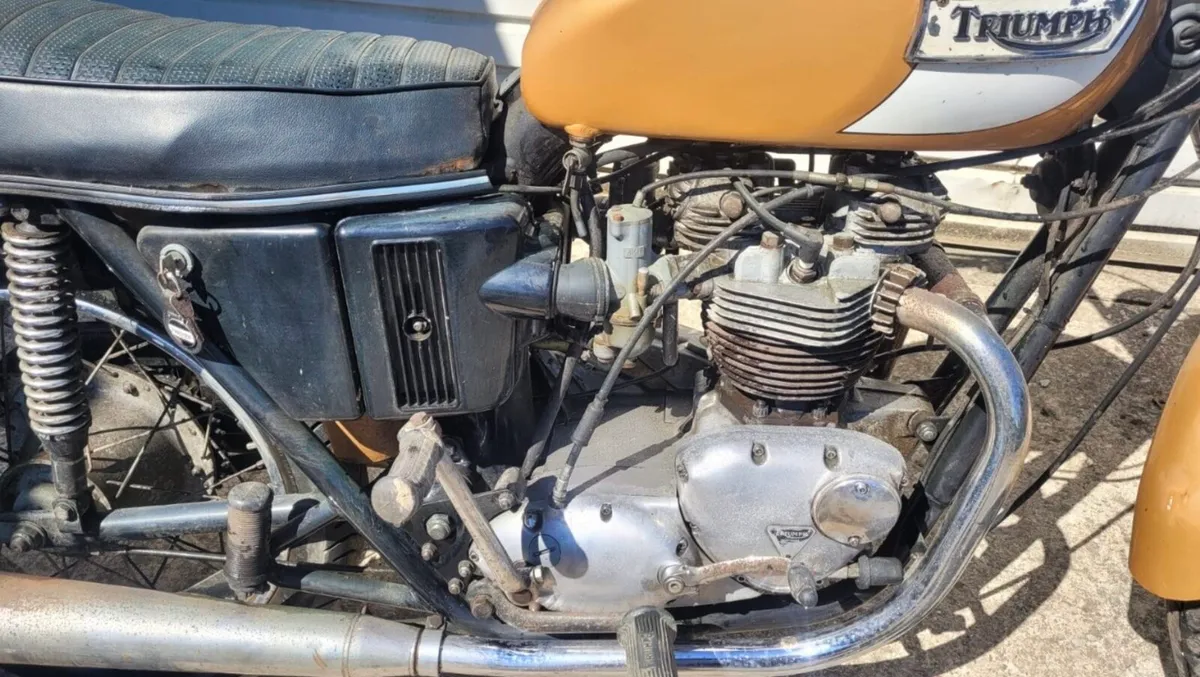 Vintage Motorbike - Image 4