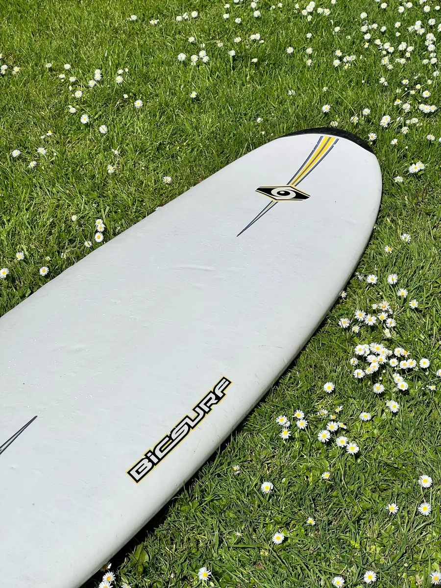 Bic Surfobard - great starter board with Fins - Image 1