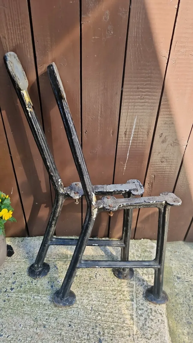 Heavy old summerset ends - Image 1