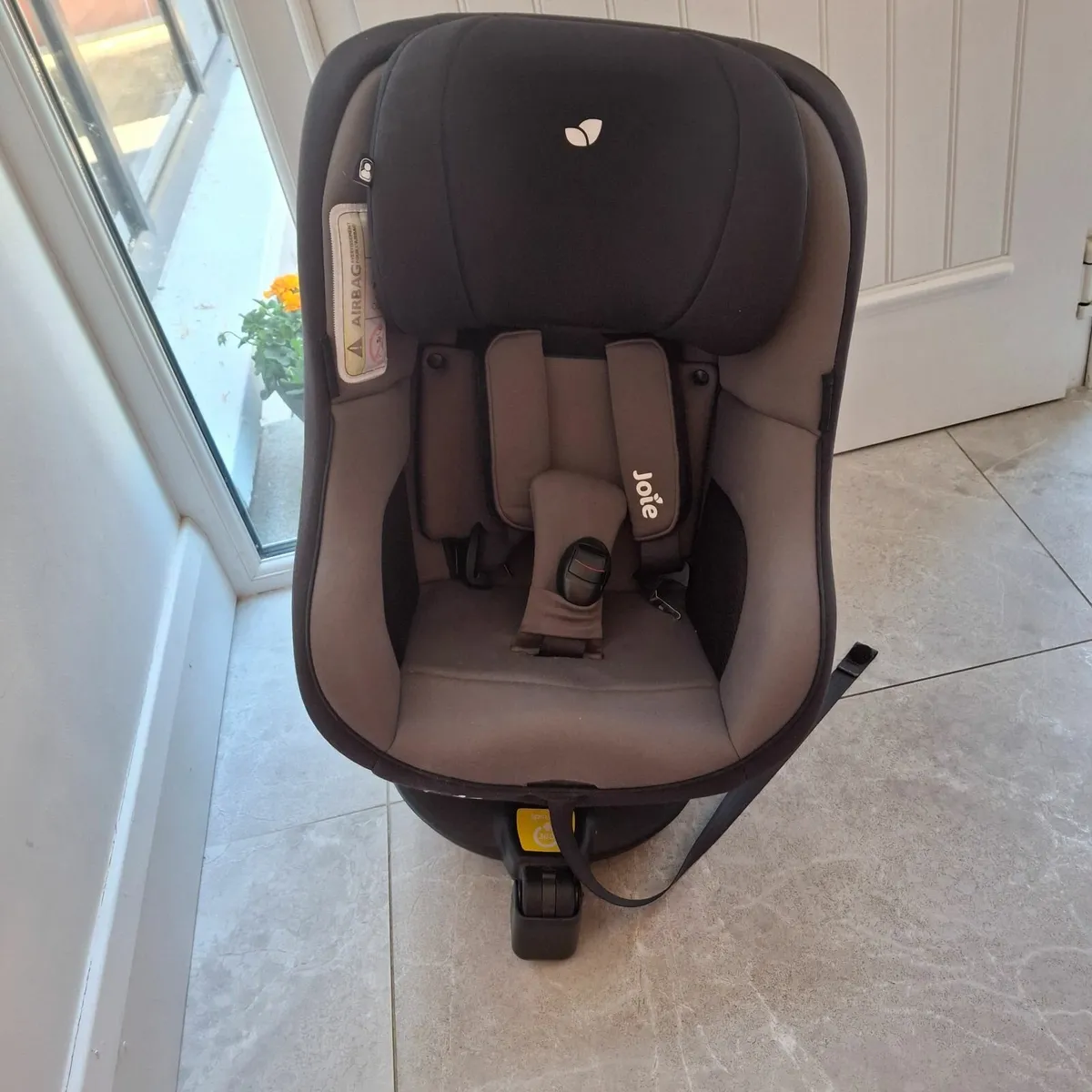 Child car seat - Image 1