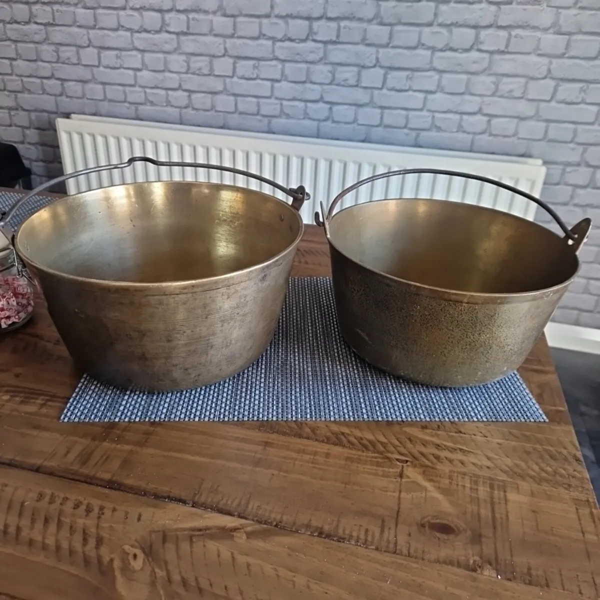 Vintage brass cooking pots x2 - Image 1