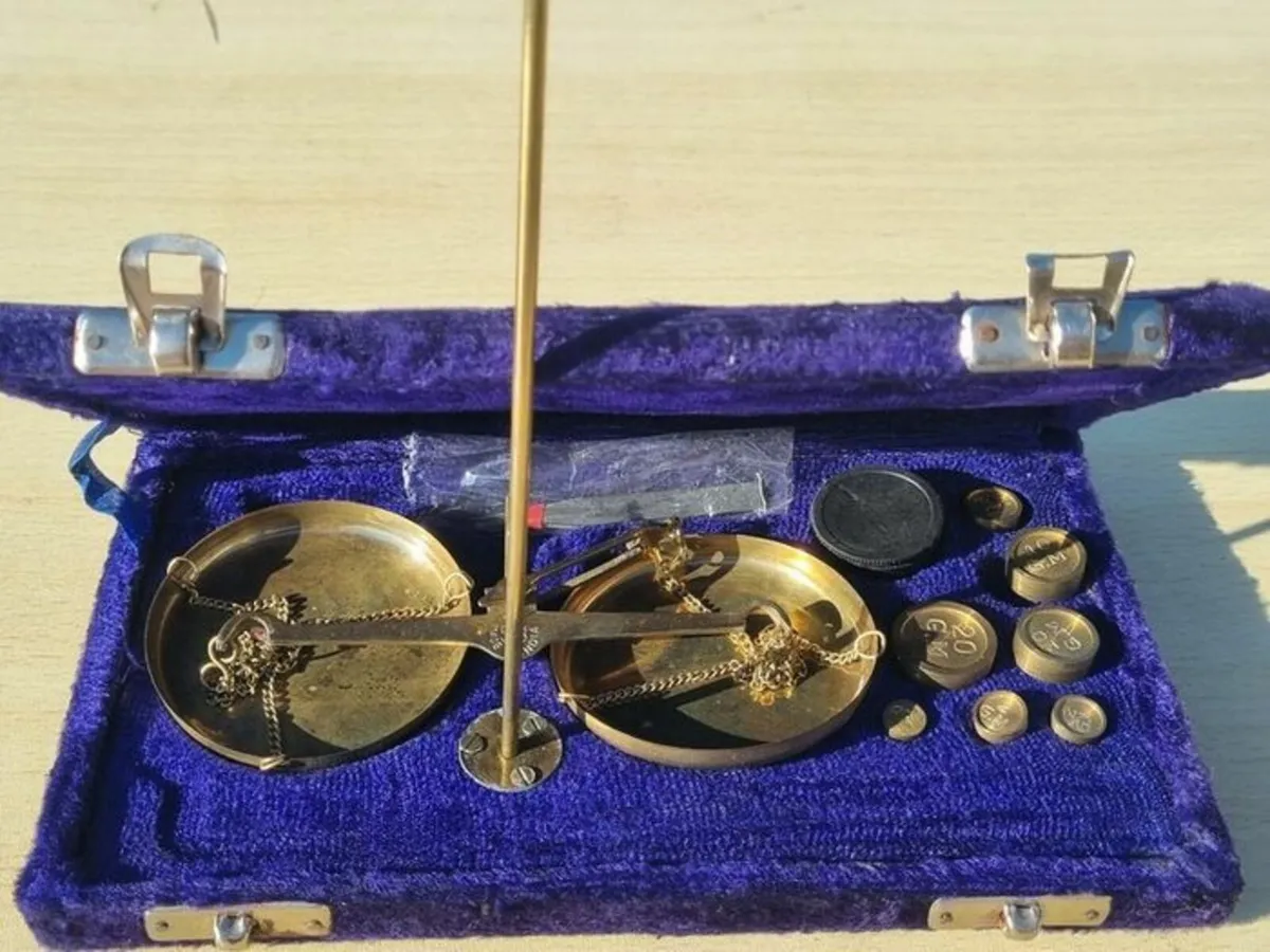 Vintage Brass jewelry Weight Scale - Image 3